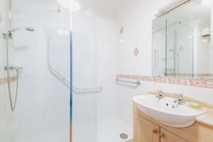 SHOWER ROOM- click for photo gallery
